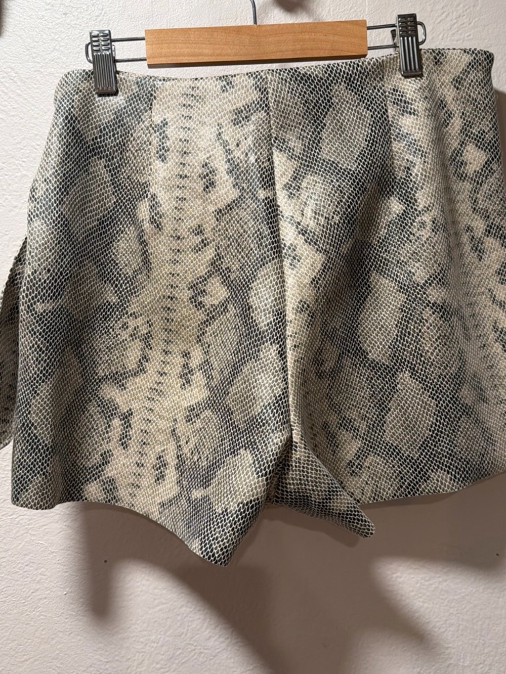 Zara snake-print faux-leather wrap skort - Picture 3 of 4